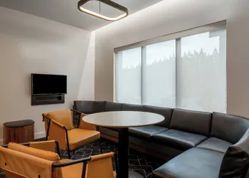 Courtyard by Marriott Columbus Airport hotel thumbnail 6