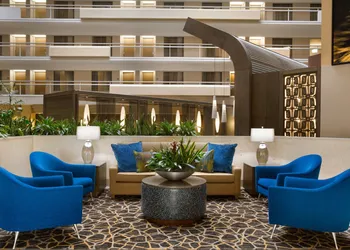 Embassy Suites by Hilton San Antonio Airport hotel thumbnail 4