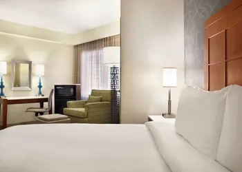 Embassy Suites by Hilton San Antonio Airport hotel thumbnail 5