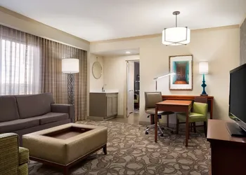 Embassy Suites by Hilton San Antonio Airport hotel thumbnail 8