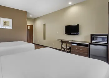 Microtel Inn & Suites By Wyndham Sylva Dillsboro Area hotel thumbnail 7