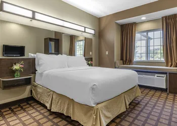 Microtel Inn & Suites By Wyndham Sylva Dillsboro Area hotel thumbnail 4