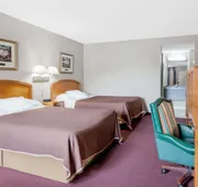 Howard Johnson by Wyndham Niagara Falls hotel detail image 5