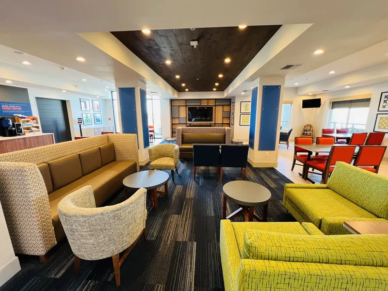 Holiday Inn Express & Suites Salinas by IHG hotel detail image 2