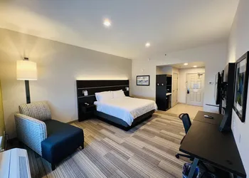 Holiday Inn Express & Suites Salinas by IHG hotel thumbnail 6