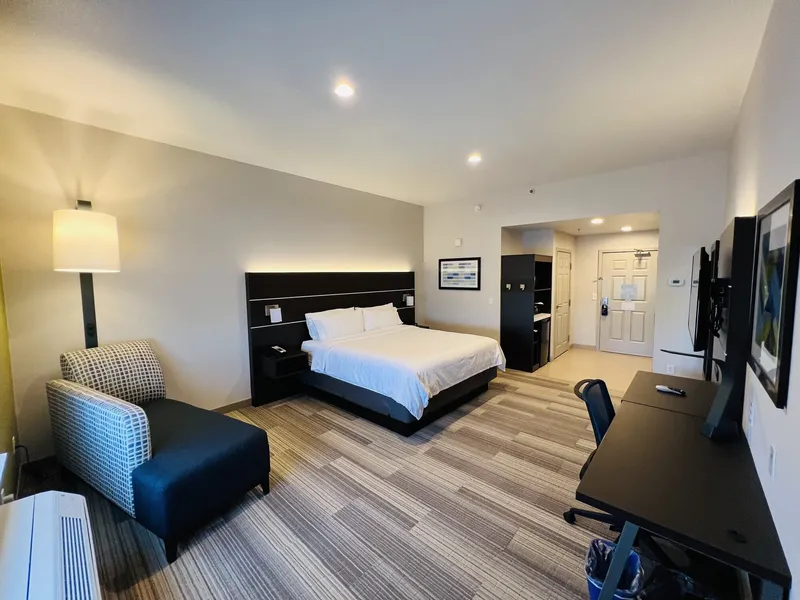 Holiday Inn Express & Suites Salinas by IHG hotel detail image 6