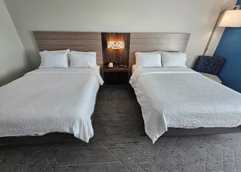 Holiday Inn Express Hotel & Suites Cincinnati-Blue Ash by IHG hotel thumbnail 8