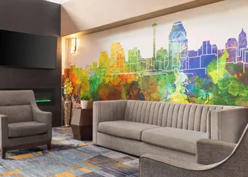 La Quinta Inn & Suites by Wyndham San Antonio N Stone Oak hotel thumbnail 3