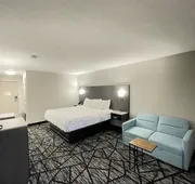 La Quinta Inn & Suites by Wyndham San Antonio N Stone Oak hotel detail image 5