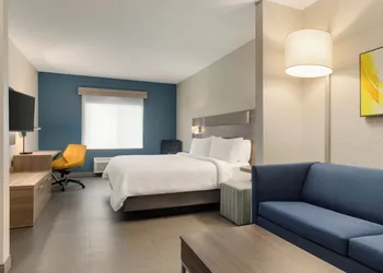Holiday Inn Express & Suites Fort Lauderdale Airport South by IHG hotel thumbnail 4