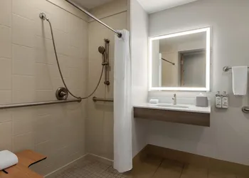 Holiday Inn Express & Suites Fort Lauderdale Airport South by IHG hotel thumbnail 5