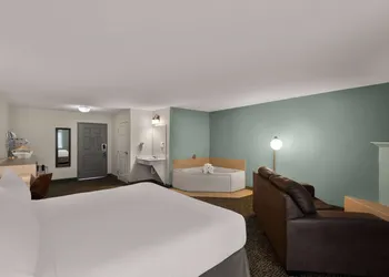 Wyndham Garden Galena Hotel & Day Spa hotel thumbnail 3