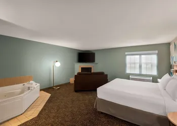 Wyndham Garden Galena Hotel & Day Spa hotel thumbnail 4
