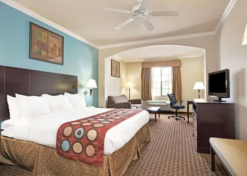 Super 8 by Wyndham IAH West/Greenspoint hotel thumbnail 4