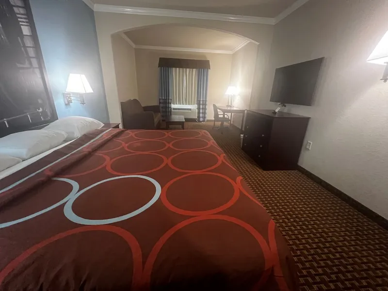 Super 8 by Wyndham IAH West/Greenspoint hotel detail image 6