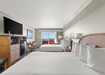 Surf & Sand Lodge hotel thumbnail 2