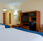 Holiday Inn Express & Suites Houston - Memorial Park Area by IHG hotel detail image 3