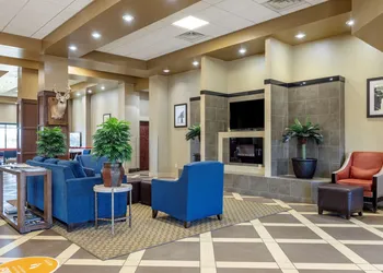Comfort Suites Batesville hotel thumbnail 2
