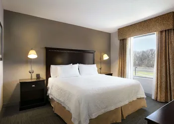 Hampton Inn & Suites Mahwah hotel thumbnail 8