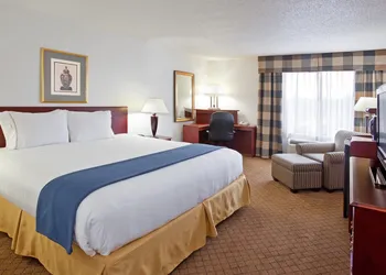 Holiday Inn Express & Suites Alliance by IHG hotel thumbnail 5