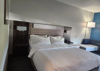 Holiday Inn Express & Suites Alliance by IHG hotel thumbnail 8