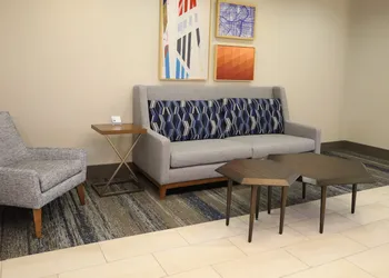 Holiday Inn Express Hotel & Suites Vancouver Mall by IHG hotel thumbnail 2