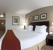Holiday Inn Express Hotel & Suites Vancouver Mall by IHG hotel detail image 4