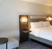 Holiday Inn Express Hotel & Suites Vancouver Mall by IHG hotel detail image 7