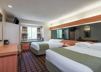 Microtel Inn & Suites by Wyndham Uncasville Casino Area hotel thumbnail 4