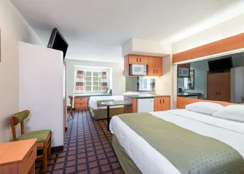 Microtel Inn & Suites by Wyndham Uncasville Casino Area hotel thumbnail 8