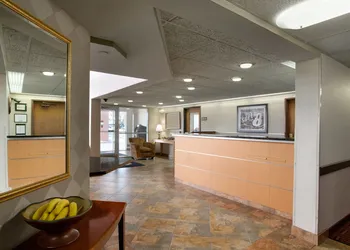 Super 8 by Wyndham Madison South hotel thumbnail 4