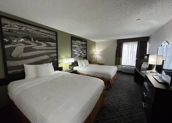 Super 8 by Wyndham Madison South hotel thumbnail 8