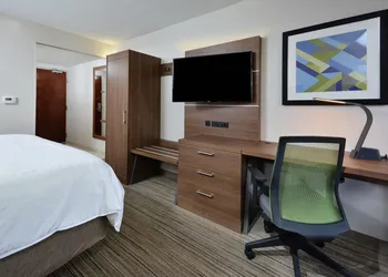 Holiday Inn Express Raleigh Durham Airport by IHG hotel thumbnail 4