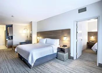 Holiday Inn Express Airport-Calgary by IHG hotel thumbnail 7