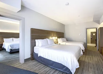 Holiday Inn Express Airport-Calgary by IHG hotel thumbnail 8