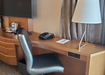Crowne Plaza Toronto North York by IHG hotel thumbnail 8