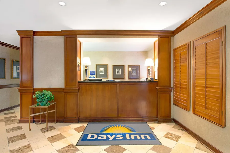 Days Inn and Suites by Wyndham St. Louis/Westport Plaza hotel detail image 2