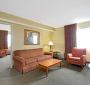 Days Inn and Suites by Wyndham St. Louis/Westport Plaza hotel detail image 4