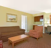 Days Inn and Suites by Wyndham St. Louis/Westport Plaza hotel detail image 5