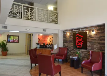 Red Roof Inn San Antonio - Airport hotel thumbnail 2