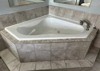 Baymont by Wyndham Louisville Airport South hotel thumbnail 4