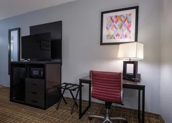 Baymont by Wyndham Louisville Airport South hotel thumbnail 8
