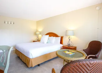 Naples Garden Inn hotel thumbnail 6