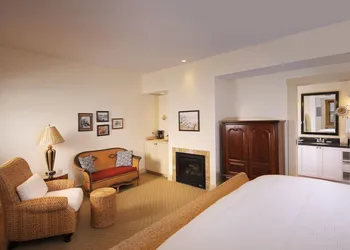 1906 Lodge hotel thumbnail 4
