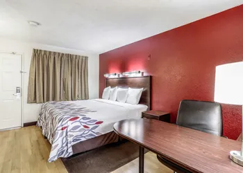 Red Roof Inn Gallup hotel thumbnail 3