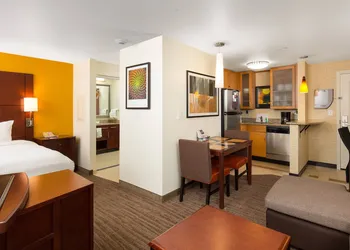 Residence Inn by Marriott Springfield Old Keene Mill hotel thumbnail 8