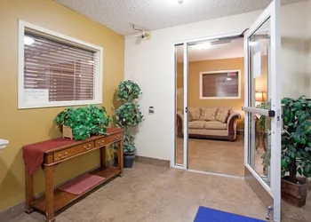 Sonesta Simply Suites Salt Lake City Airport hotel thumbnail 2