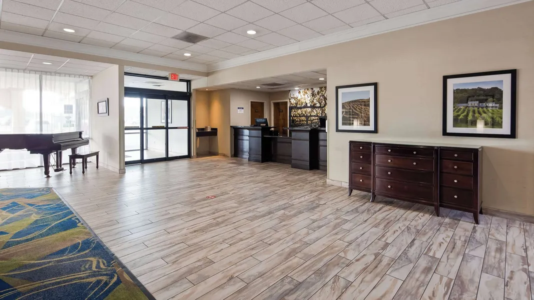 Best Western Leesburg Hotel & Conference Center hotel detail image 2