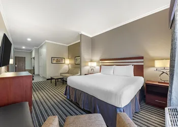 Best Western Plus Austin Airport Inn & Suites hotel thumbnail 3