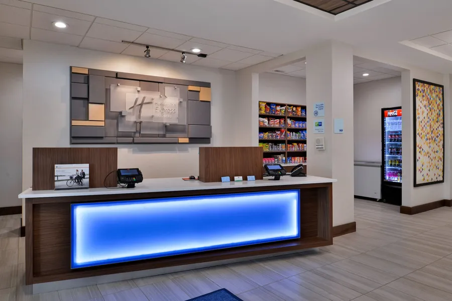 Holiday Inn Express & Suites Cincinnati - Mason by IHG hotel detail image 2